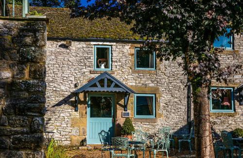 Bakewell House | Rabbit Hut