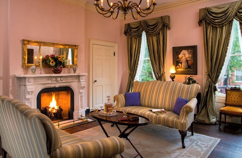 Downtown Baltimore Bed & Breakfast | Rachael's Inner Harbor Boutique Inn - The Ella Virginia Suite