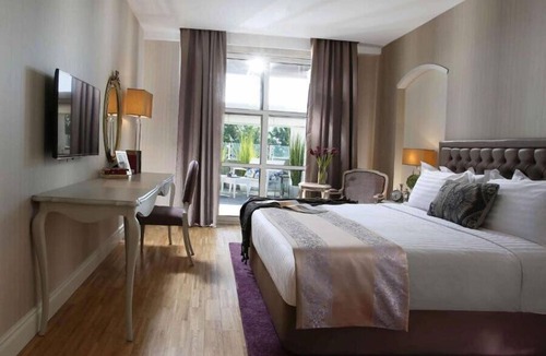 Sari Street Hotel | RaCo Hotel