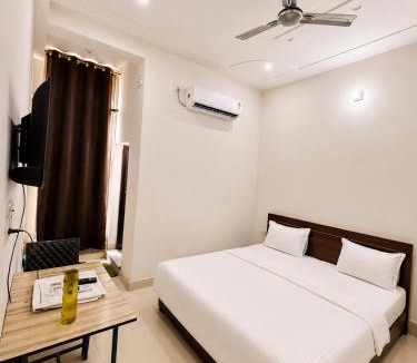 Karauli Hotel | Radha Krishna Hotel