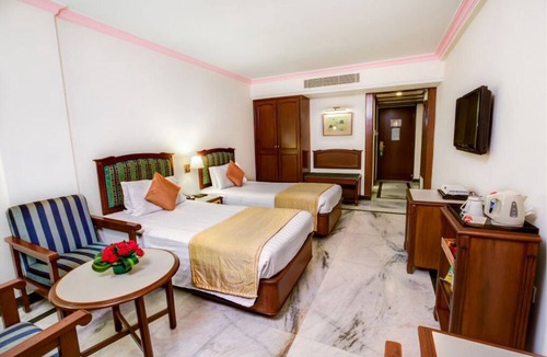 Arumbakkam Hotel | Radha Regent