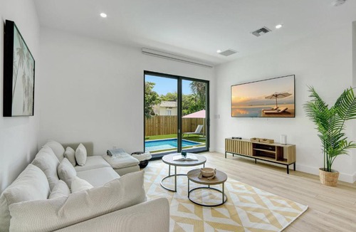 Coral Way House | Radiance - Modern Design, Poolside Escape