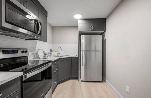 Calgary House | Radiant 2bedroom, 1bath Suite, in Calgary central area, off 17th Ave SE,Downtown