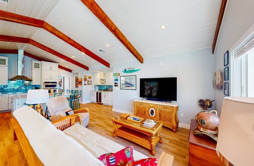 Toll Gate Shores House | Radiant waterfront retreat with remarkable views, patio, tennis court, & grill