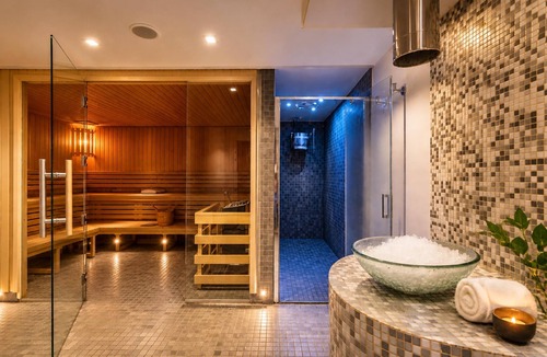 Bassins a Flot Hotel | Radisson Blu Bordeaux