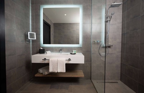 Al Swaifyeh Hotel | Radisson Blu Hotel, Amman Galleria Mall