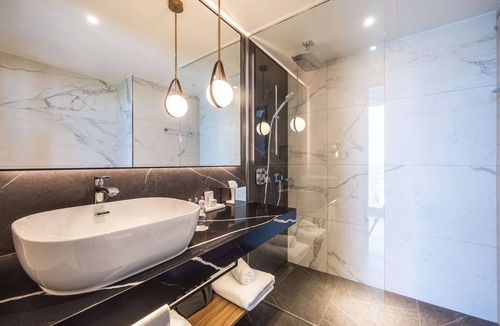 Feuerbach-Ost Hotel | Radisson Blu Hotel At Porsche Design Tower Stuttgart