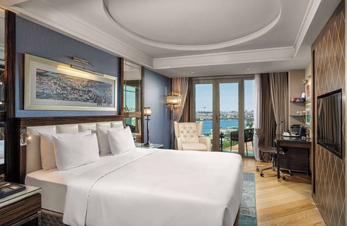 Pera Hotel | Radisson Blu Hotel Istanbul Pera