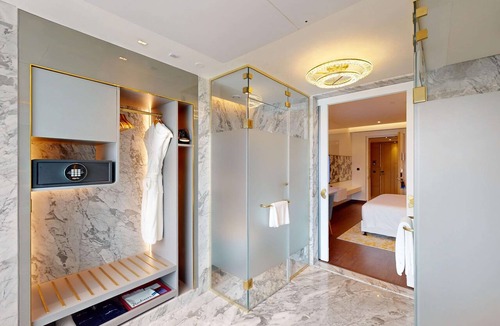 Nanganallur Hotel | Radisson Blu Hotel & Suites GRT Chennai