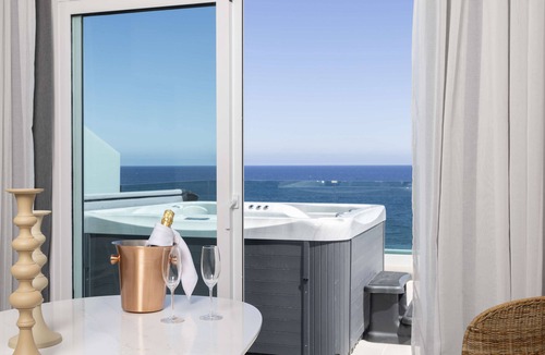 Costa Teguise Hotel | Radisson Blu Resort Lanzarote - Adults Only +16