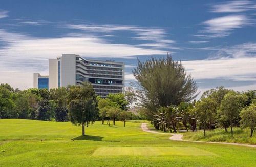 Batam Hotel | Radisson Golf & Convention Center Batam