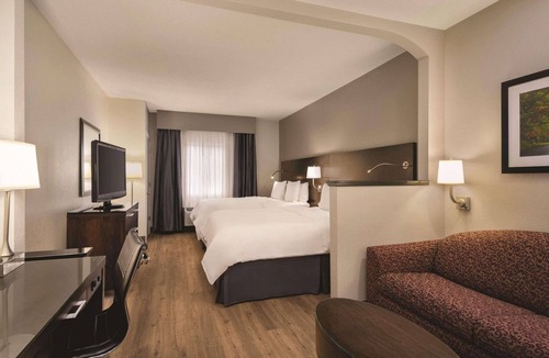 Rockford Hotel | Radisson Hotel and Conference Center Rockford