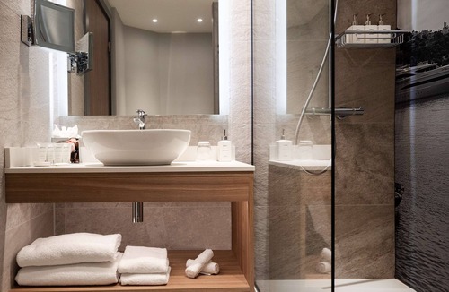 L'Arenas Hotel | Radisson Hotel Nice Airport