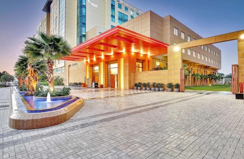 Sector 62 Hotel | Radisson RED Chandigarh Mohali