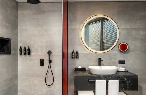 Bornova Hotel | Radisson RED Izmir Point Bornova
