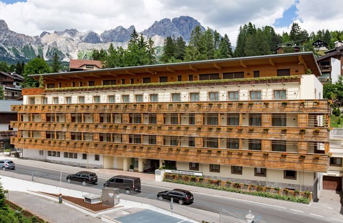 Cortina d'Ampezzo Historic Centre House | Radisson Residences Savoia Palace Cortina d’Ampezzo