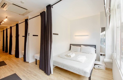 Downtown Singapore Hotel | RadZone Hostel
