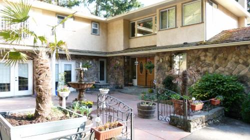 Saanichton Bed & Breakfast | Rae Leigh Heights BnB