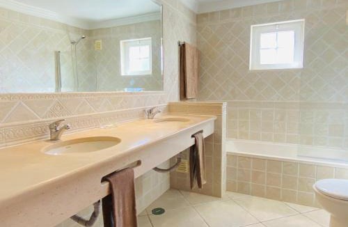 Correeira Villa | Rafael - Private Pool - 10 Guests - Albufeira