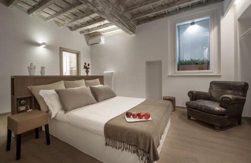 Rione V Ponte Apartment | Raffaello Charmsuite
