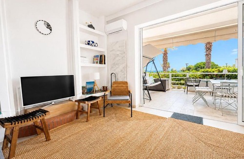Rafina-Pikermi House | Rafina Blue Horizon Maisonette with Garden by ΜΡS