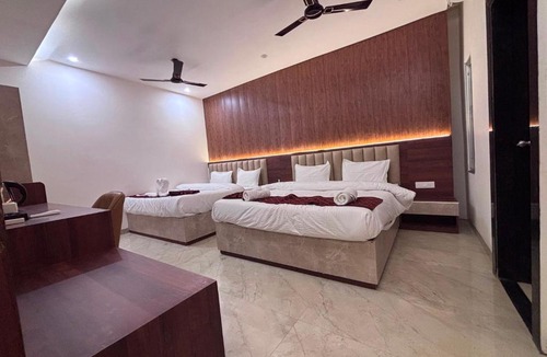 Faizabad Hotel | Raghuwar Palace