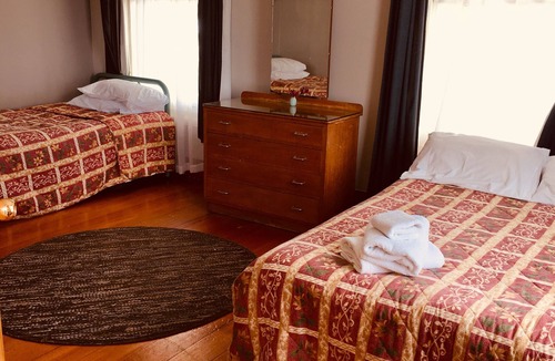 Raglan Hotel | Raglan Harbour View Hotel