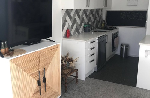 Raglan House | Raglan Hideaway - A stylish retreat in Raglan