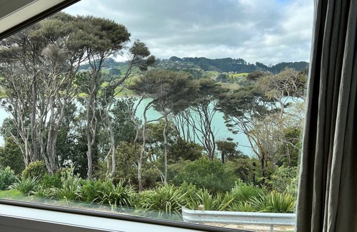 Raglan House | Raglan home