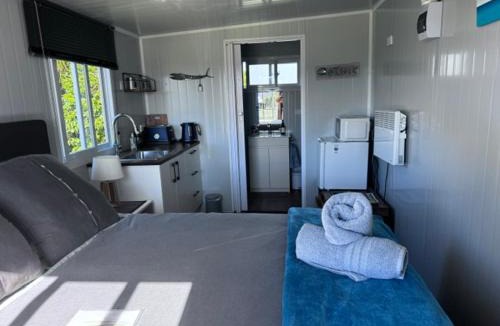 Raglan House | Raglan Seaview Cabin