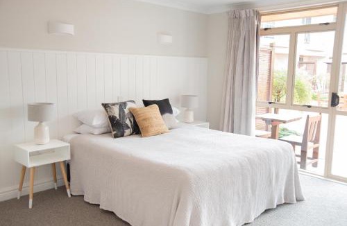 Raglan Hotel | Raglan Sunset