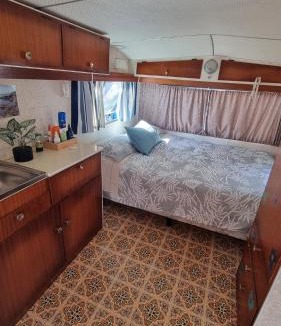 Raglan House | Raglan West Retro Beach Vibe Accommodation
