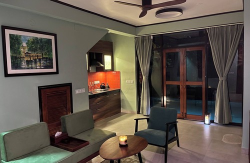Roychak House | Raichak Elegant Duplex House With A Pool View.