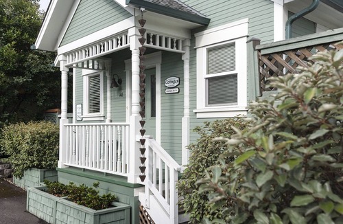 Historic Railroad District House | Railroad District, steps to downtown, everything you need to enjoy Ashland!