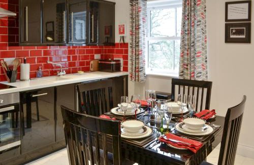 Falstone House | Railway Cuttings
