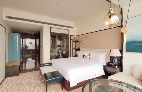 Jinniu Hotel | Rainbird Hotel