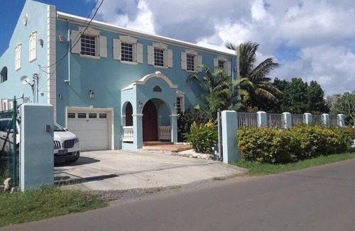 Estate Prosperity West House | Rainbow Beach Dreams