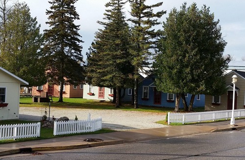 Cedarville Cabin | Rainbow Cabins (Blue Cabin #2)