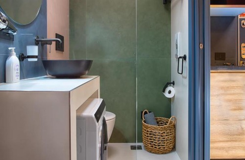 Ponte Seveso Apartment | Rainbow Colorful Studio by Central Station
