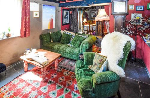Barrow-in-Furness House | Rainbow Cottage