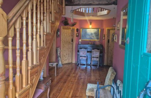 Dundalk House | Rainbow Cottage