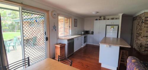 Rainbow Beach House | Rainbow Cottage - Rainbow Beach. Pets welcome