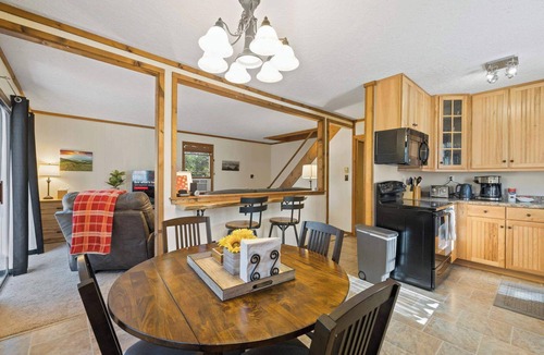 Lake Toxaway House | Rainbow Falls Cabin | Sauna | Hot Tub | Foosball