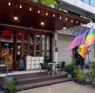 Sri Phum Hostel | Rainbow hostel Chiang mai