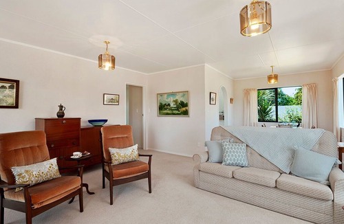 Rainbow Point House | Rainbow Point Gem - Lake Taupo Bach