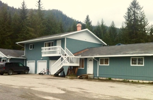 Mendenhall Valley House | Rainbow Row - Three Private Units in Complex, near Mendenhall Glacier, Trails, and Conveniences!