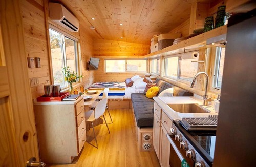 Arroyo Hondo House | Rainbow Tiny Home with View & Hot Tub near Hot Springs, El Prado, NM