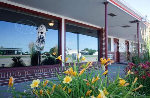 Valentine Hotel | Raine Motel