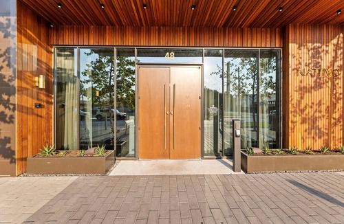Rainey Street Historic District Condo | Rainey St 1BR | Heated Pool | Gym | Bar | DT ATX