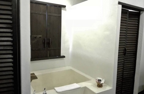 Nong Pa Khrang Hotel | Rainforest Chiangmai Hotel